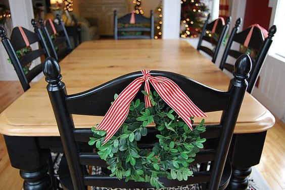 sillas-decoradas-para-navidad13