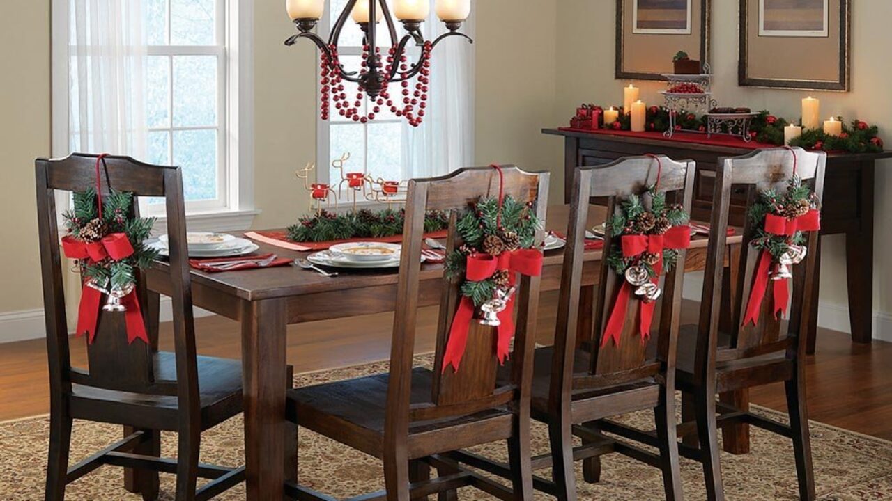 Funcionar Anuncio espiral Decora las sillas de tu comedor en Navidad con estas preciosas ideas - Dale  Detalles