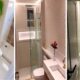 Cómo ahorrar espacio en baños pequeños