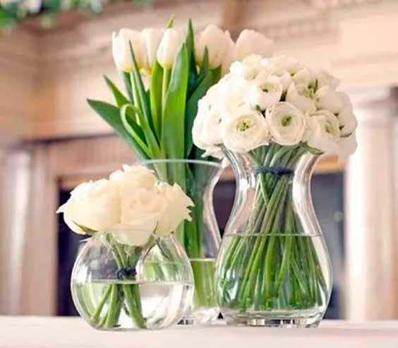centros de mesa con tulipanes para bodas